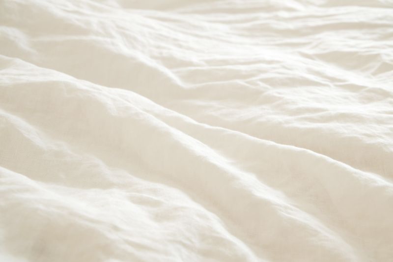 羽毛ふとん基本の使い方その1：専用カバーを掛ける